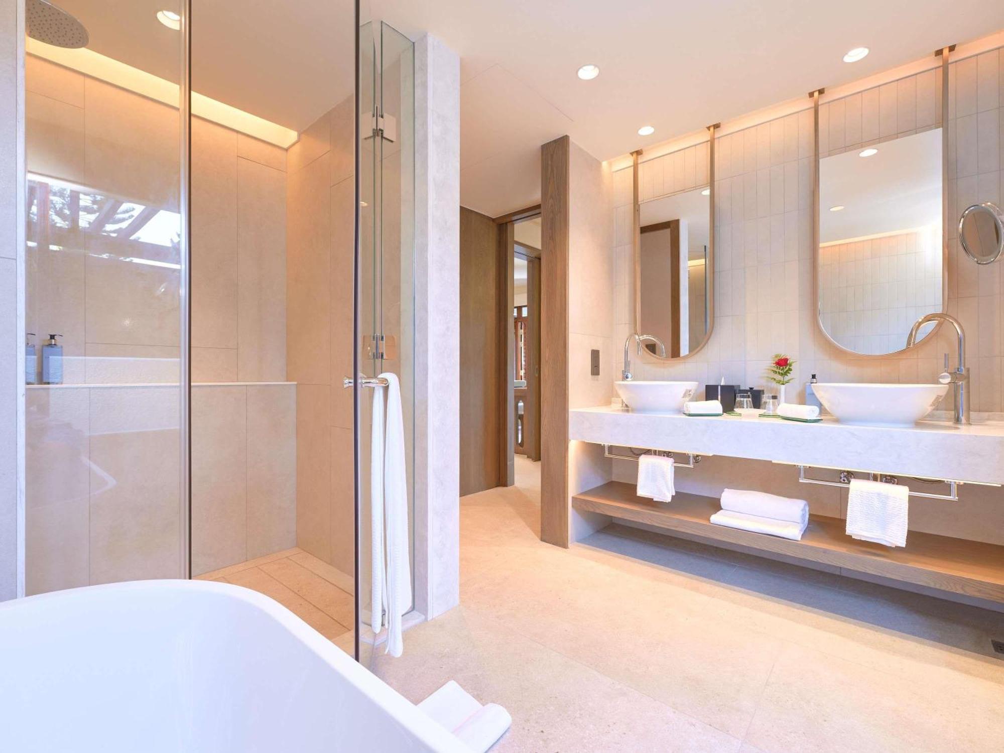 PRESTIGE SUITE 1 King Bed Garden view balcony or terrace